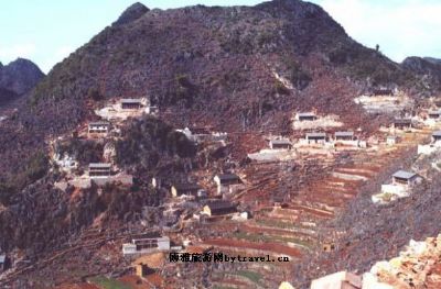 峰岩洞村