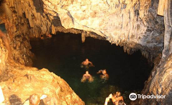 Anahulu Cave - The Underground...
