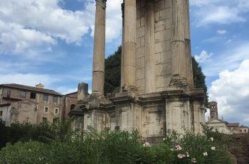 Tempio di Vespasiano e Tito