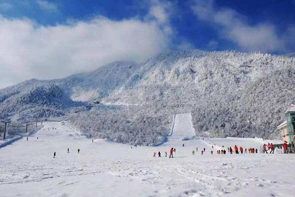 武汉附近的滑雪场景区  武汉周边滑雪的地方